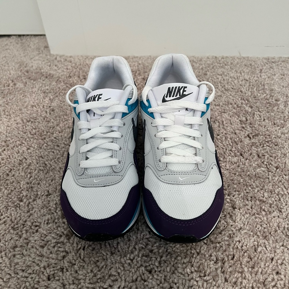 Nike Air Max - Picture 2 of 4
